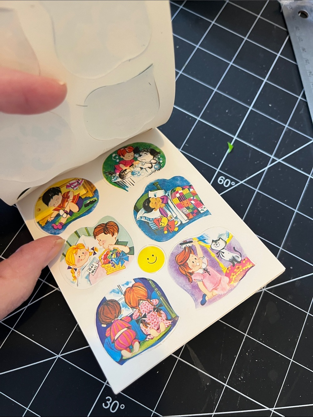Vintage Standard 104 Child Activity Seals - Picture 4 of 5